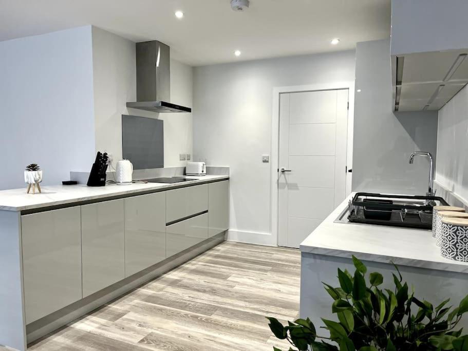 Luxury 3 Bed House W Parking & Garden! 1 Villa Bournemouth Luaran gambar